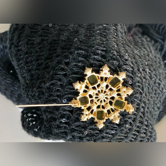Vintage Snowflake Brooch - Picture 4 of 6